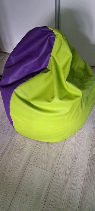 Sprzedam pufę w kolorze zielono fioletowym