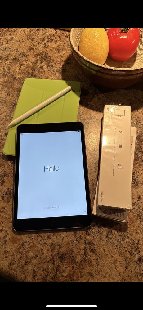 Tablet iPad Apple Retina + nowe etui - super stan