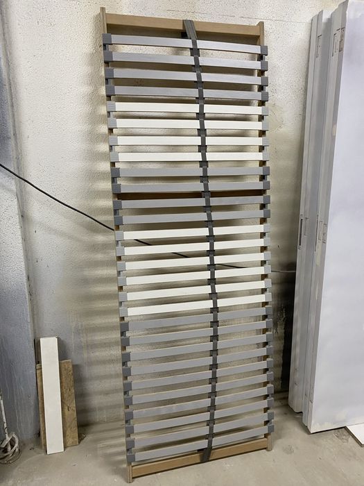2 Estrados de ripas ikea LÖNSET