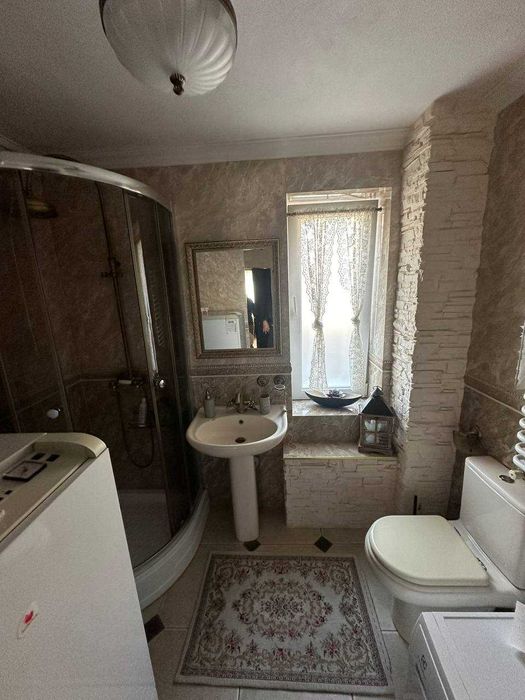 Продаж будинку з ремонтом, з подвір'ям Винники