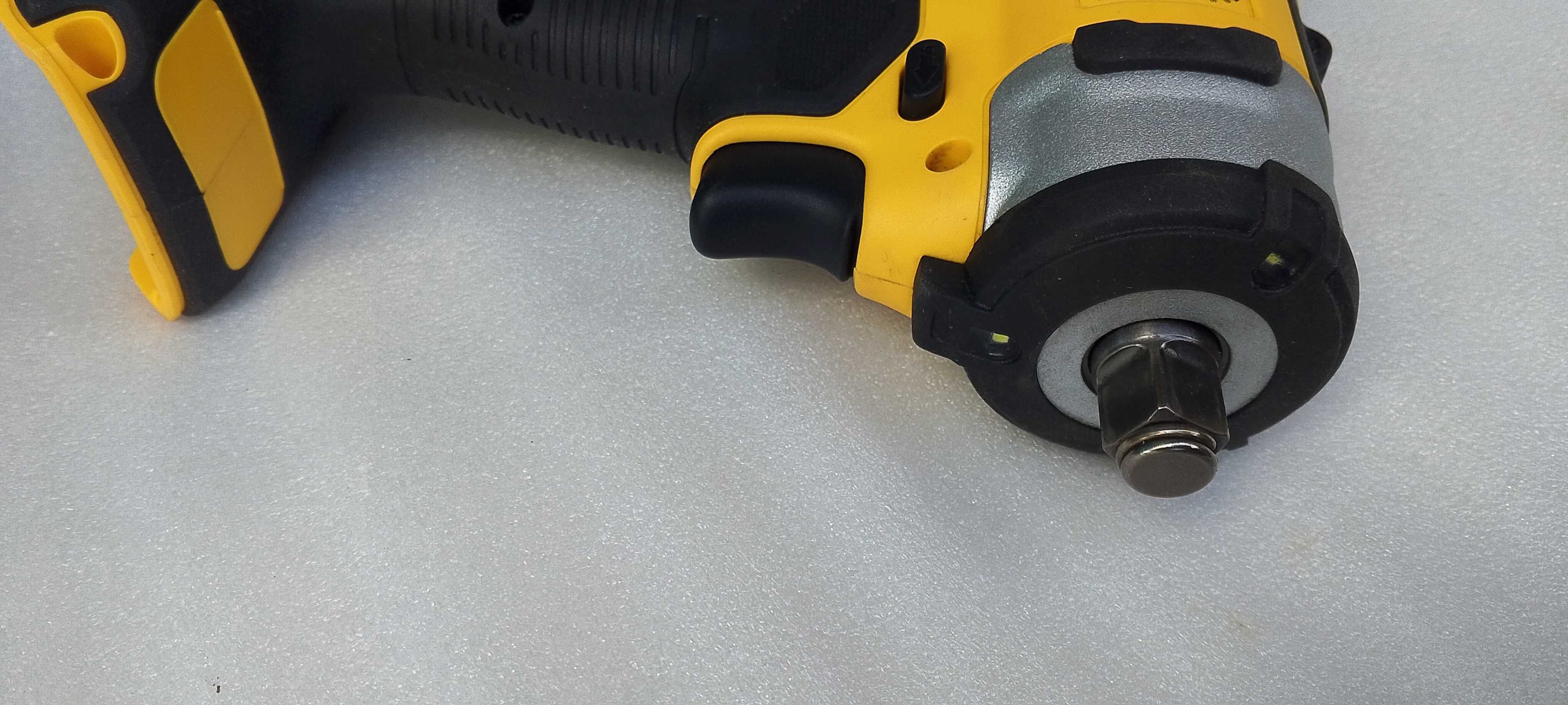 Акумуляторний гайковерт DeWALT DCF911, квадрат 1/2