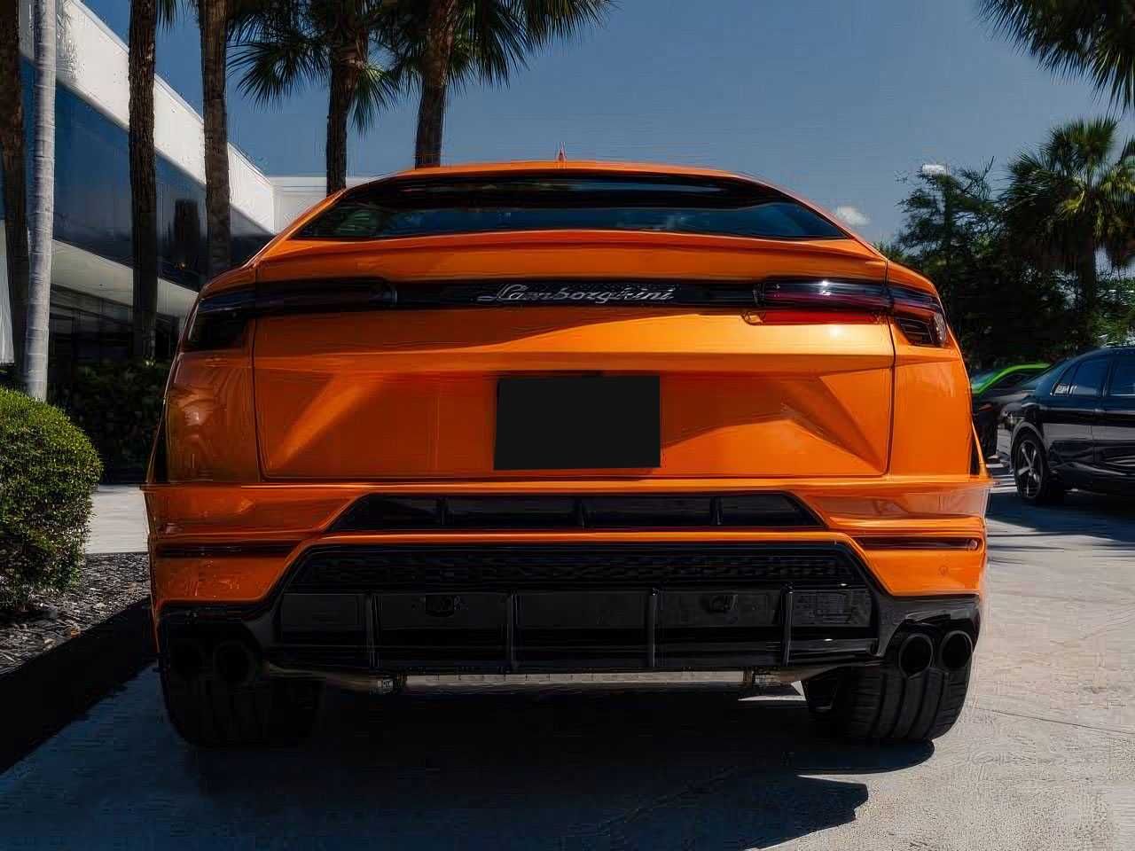2023 Lamborghini Urus S