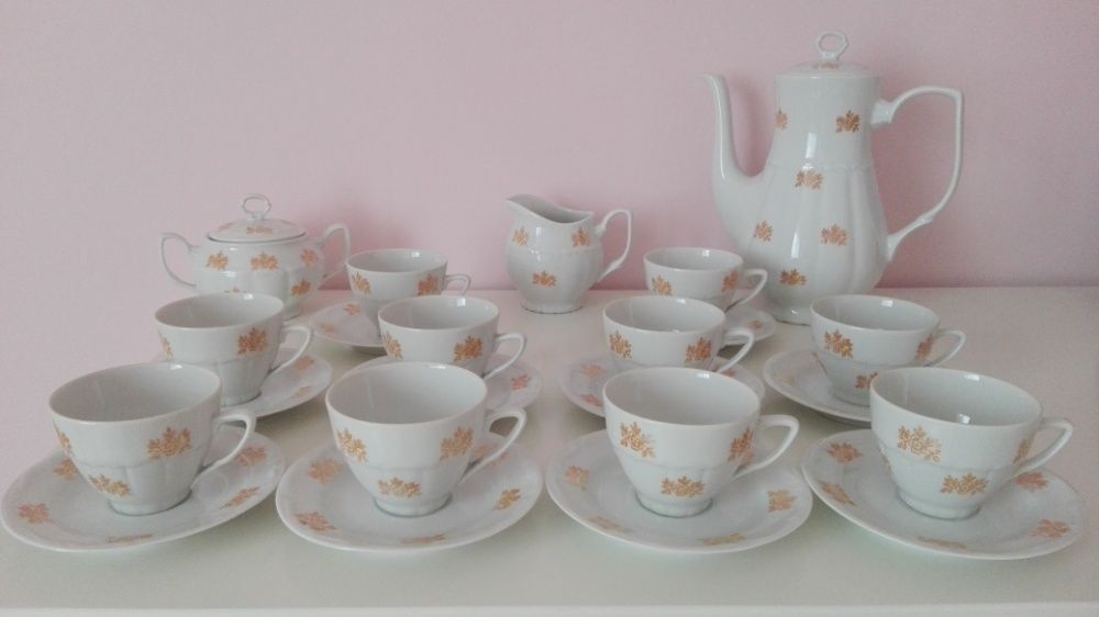 Serwis kawowy na 10 osób porcelana Bogucice polski