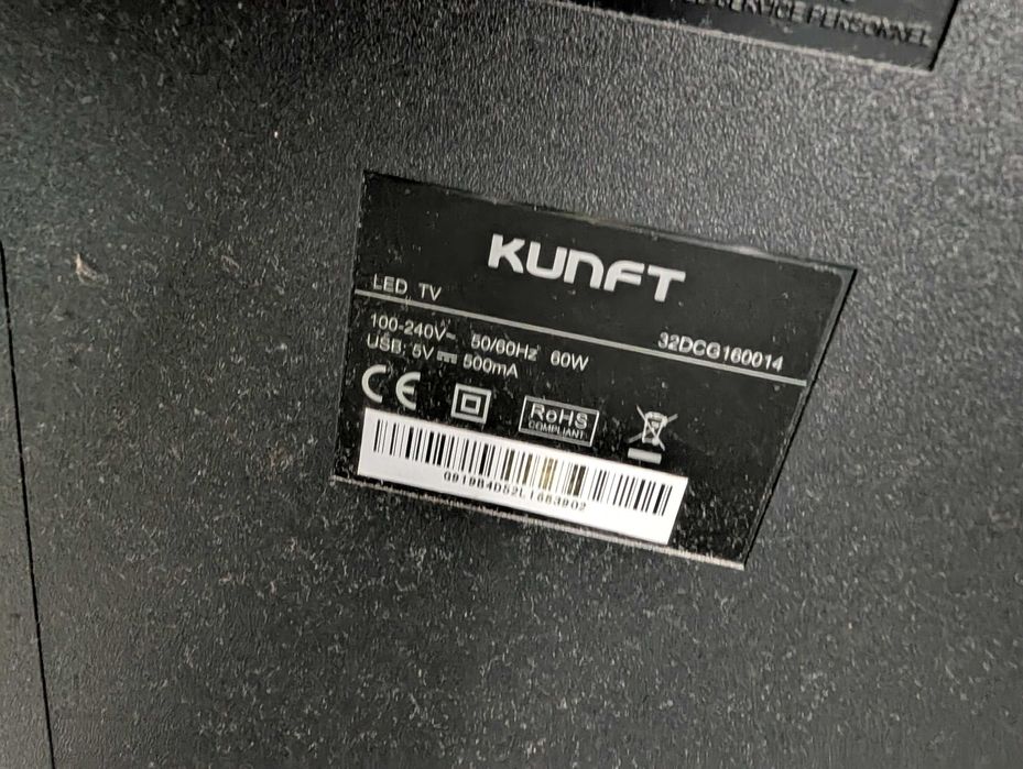 TV Kunft 32DCG160014 - Avaria na placa principal