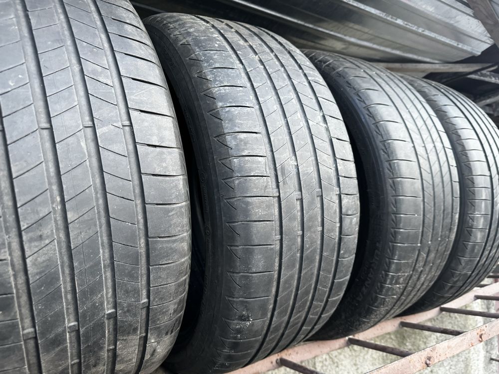 Bridgestone 255/40/r21