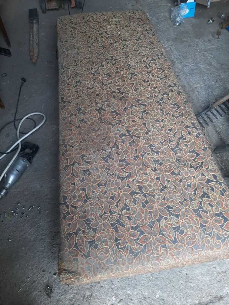 tapczan 185 x 70 x 32 cm