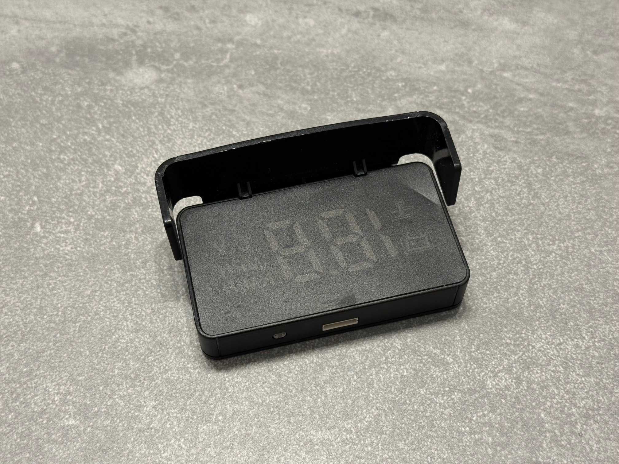 HUD A100 - Wyświetlacz samochodowy Head-Up Display (komplet, OBD)