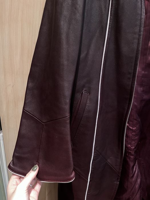 Продам довгий плащ зі шкіри. Колір Бордо. Розмір Л.