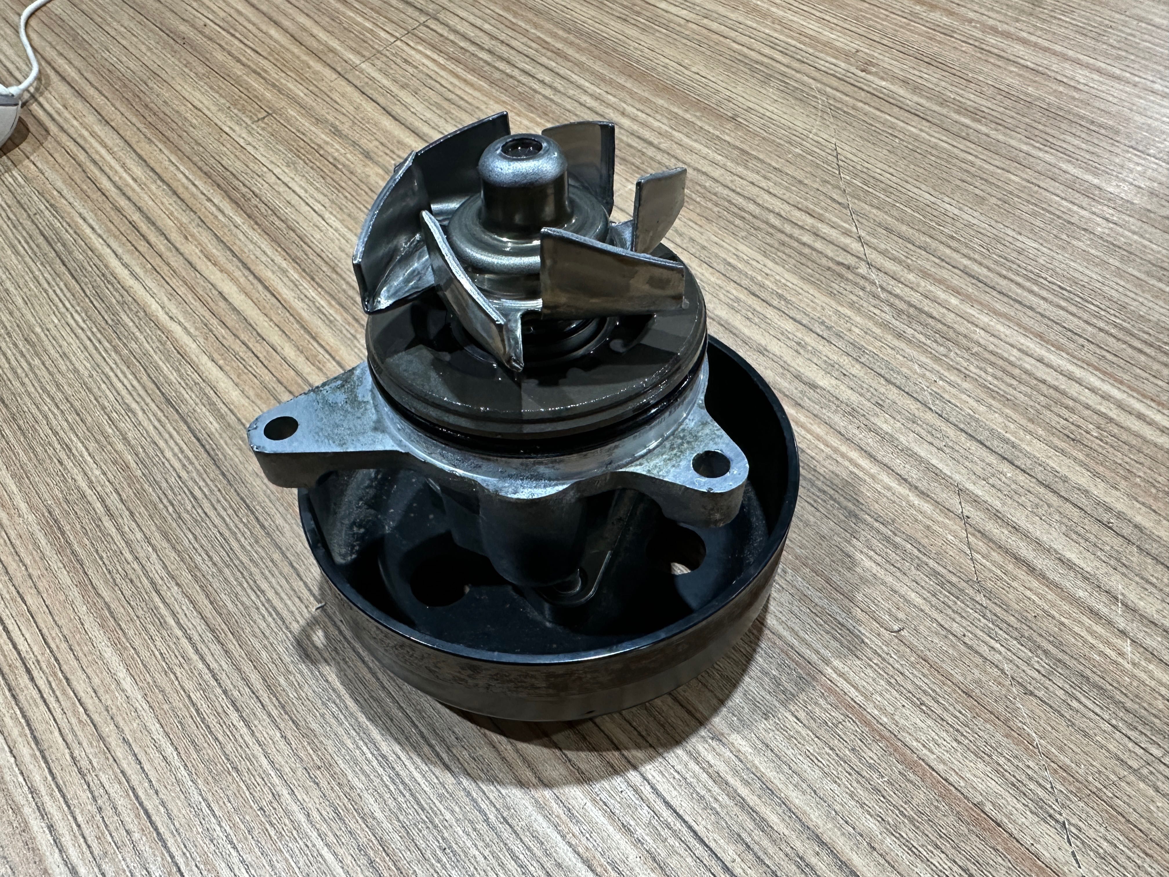 Помпа ford fusion 13-16 2,5  4S4Z8501AA