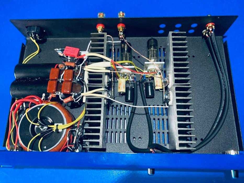 Гибридный лампово-транзисторный усилитель на 6н6п от papatube.audio