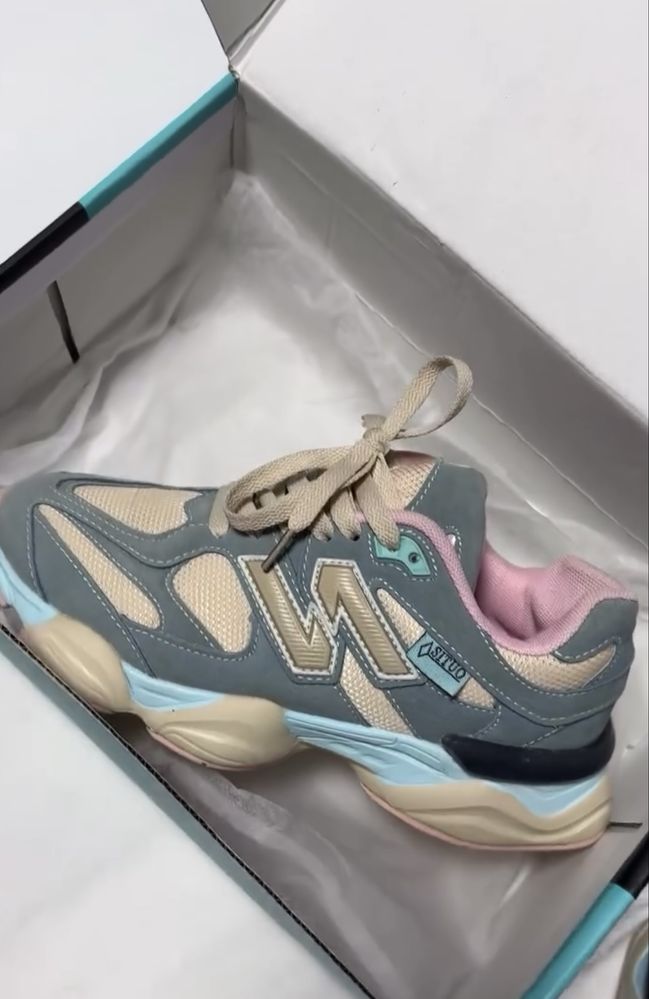 Кросівки жіночі New balance