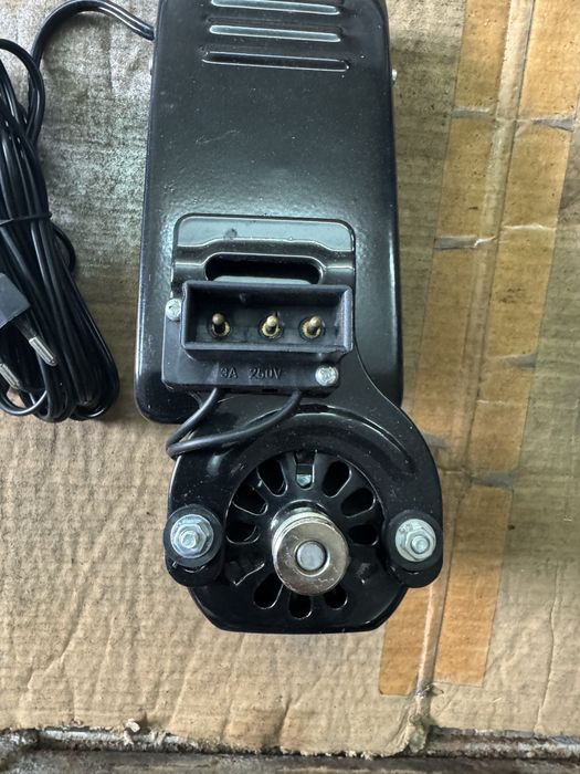 Двигун для швейної машини