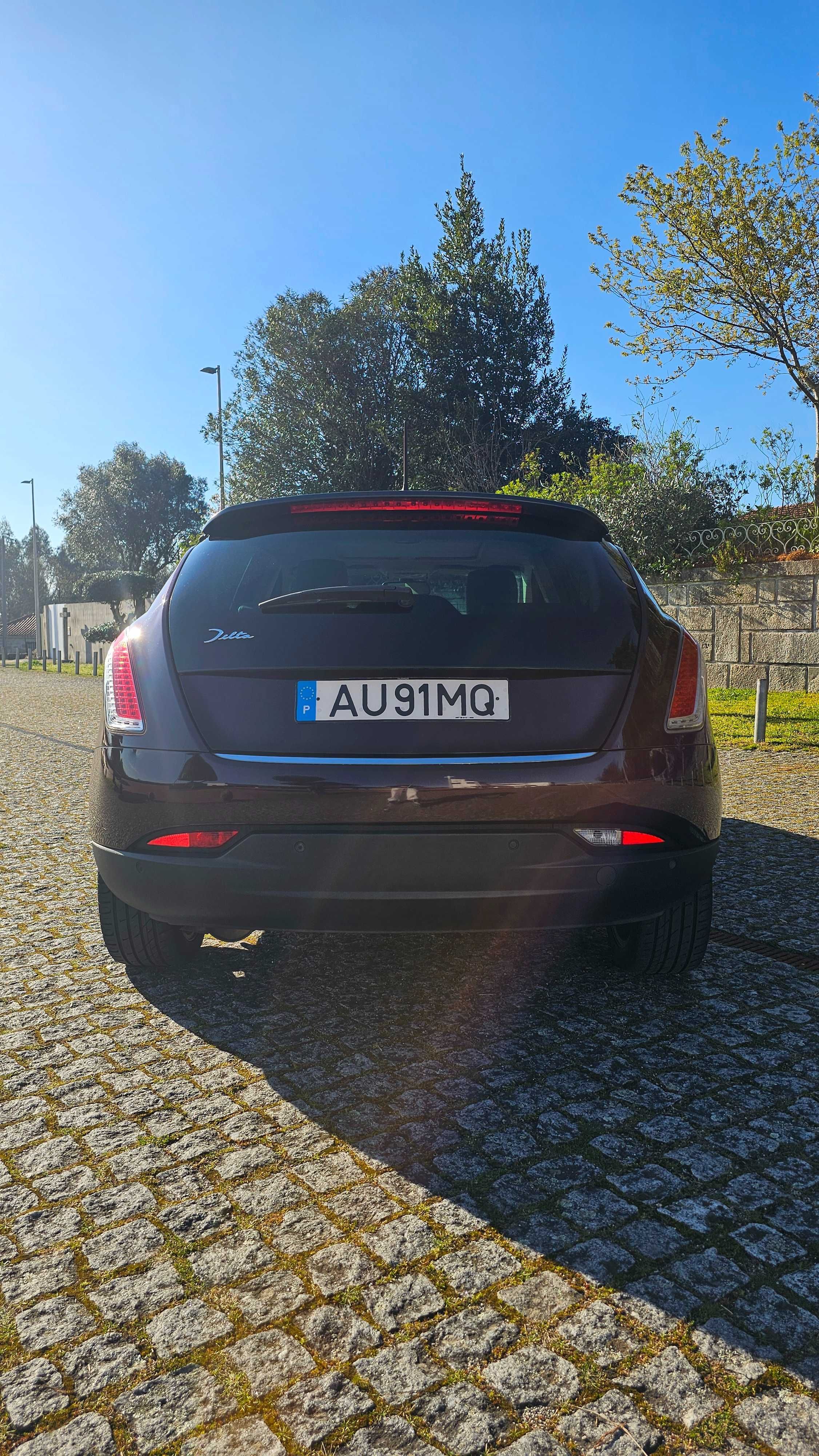 Lancia Delta 1.6 M-Jet Argento