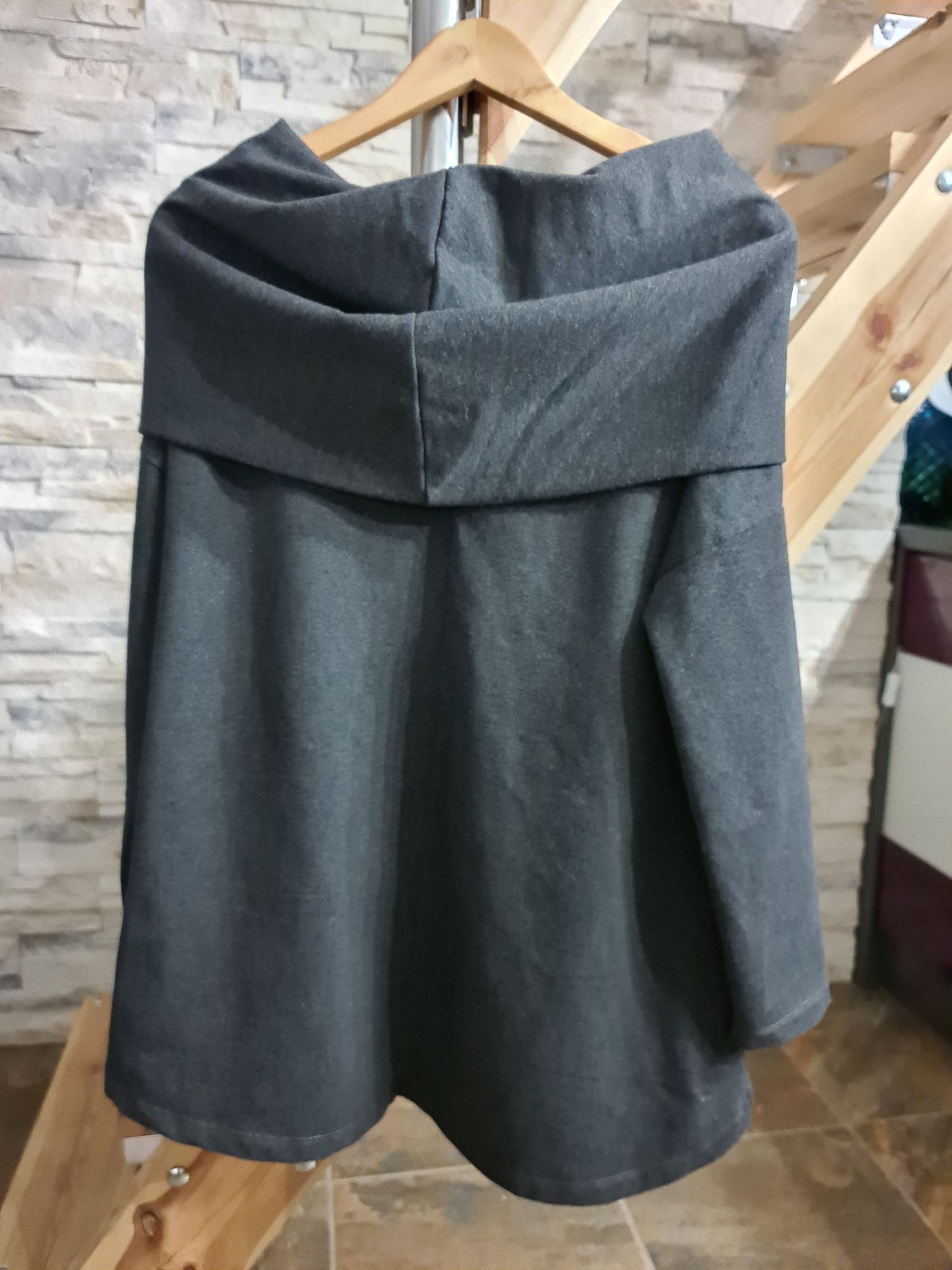 Piękna Bluza z kominem