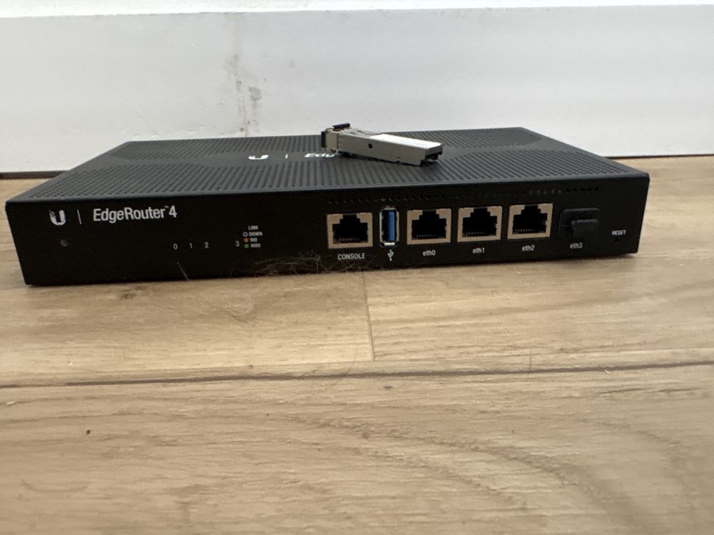 Ubiquiti EdgeRouter ER4 + SFP 1G Multi-Mode Optical Module