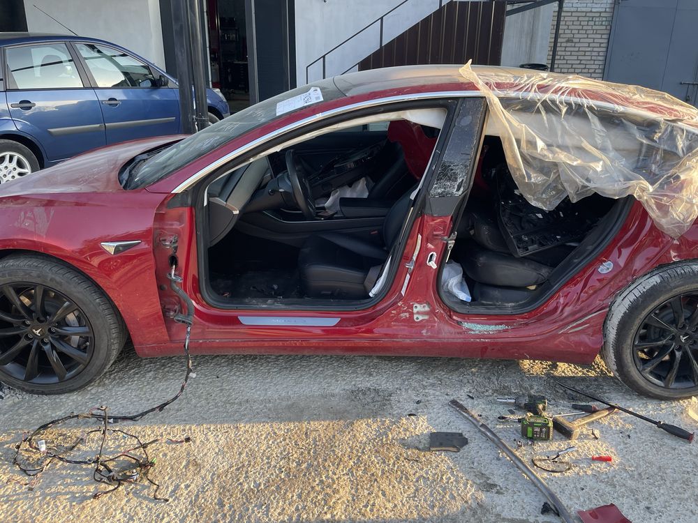 Tesla Model 3  2018