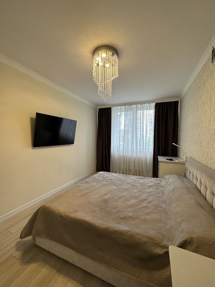 Продаж квартири Григоренка,20 Позняки Осокорки 3 окремі кімн, 3 поверх