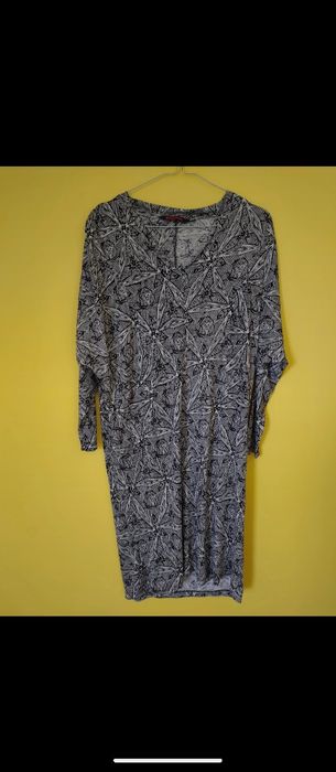 Indiska biało czarna wzorzysta sukienka rozmiar M/L