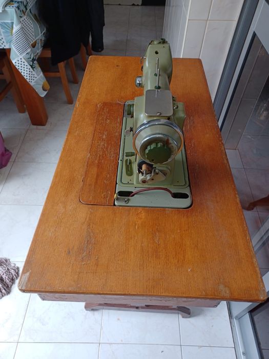 Máquina de Costura Olivia