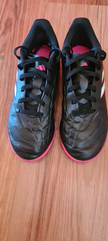 Buty halowe do piłki Adidas