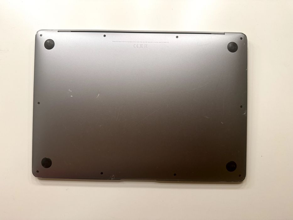 MacBook Air 2019 (Ecrã Rachado)