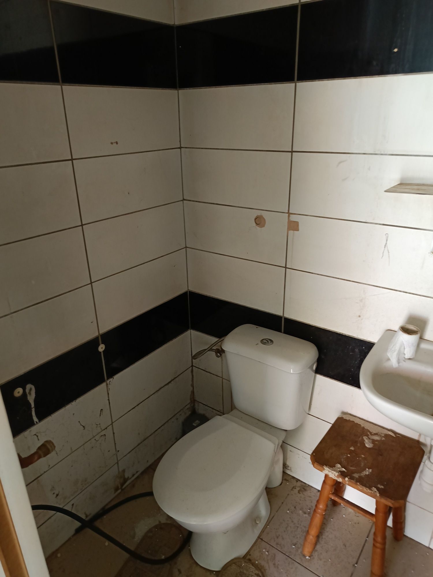 Dom jednorodzinny 70 m2 na działce 10 ar