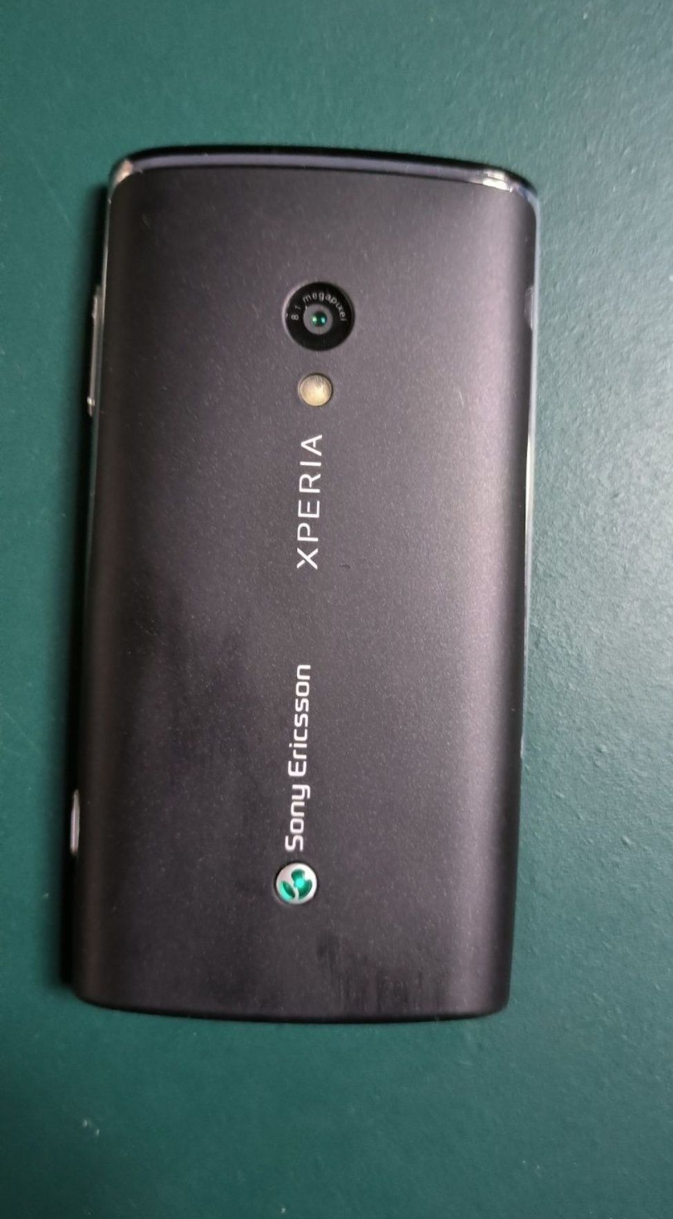 Sony Ericsson Xperia рабочий + зарядное 2 шт.