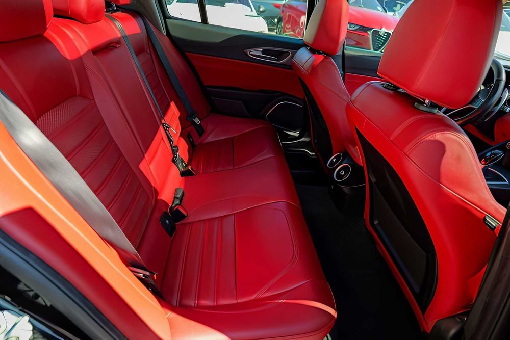 Alfa Romeo Giulia      2019