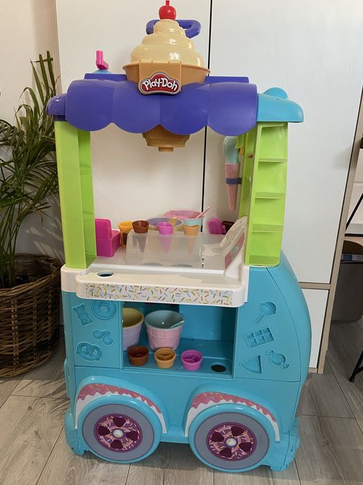 Zabawka wielka lodziarnia na kółkach Play-Doh