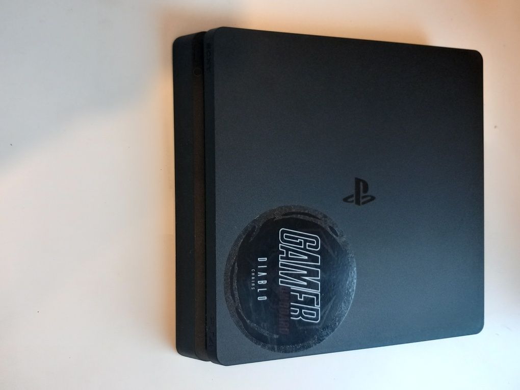 PS4 slim 500  gb