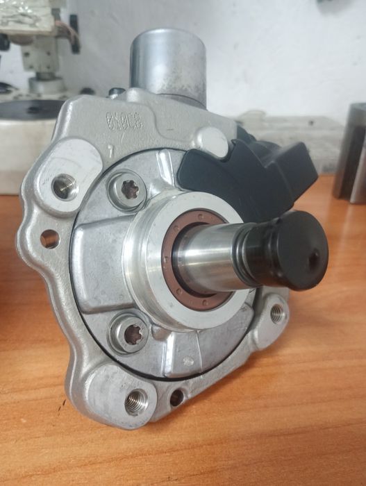 28470303 Провірений і перебраний насос тнвд шкода 1.6 2.0 04B130755F