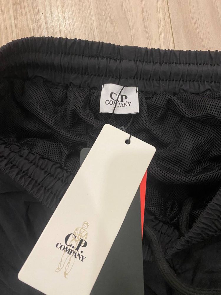 Мужские шорты CP Company
