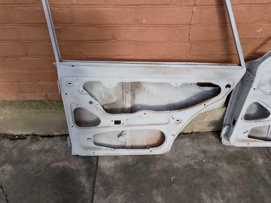 Двери на ваз 2101-2106.нове СССР.