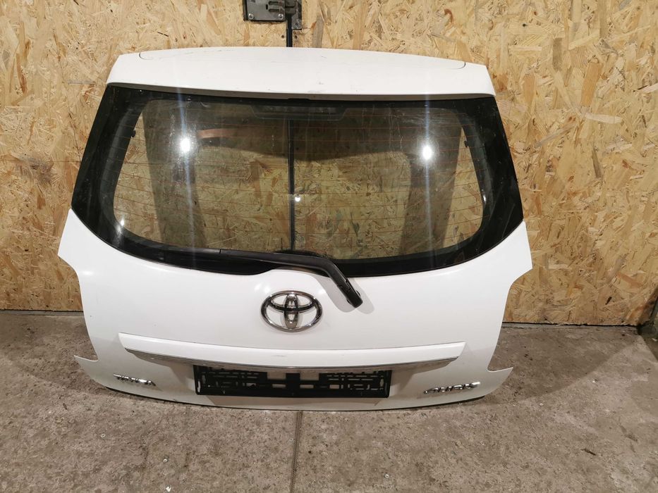 Крышка багажника Toyota Auris 06-13 Разборка