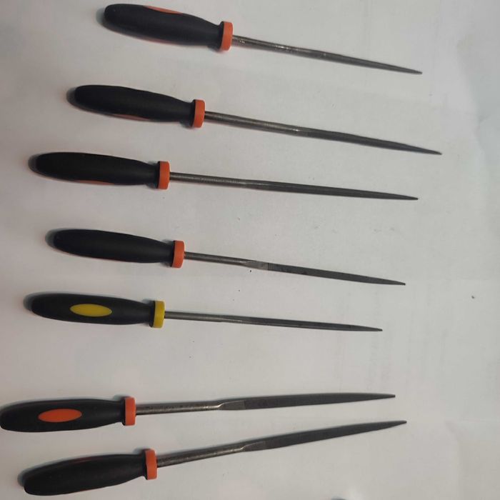 Pilniczki iglaczki w rączkach