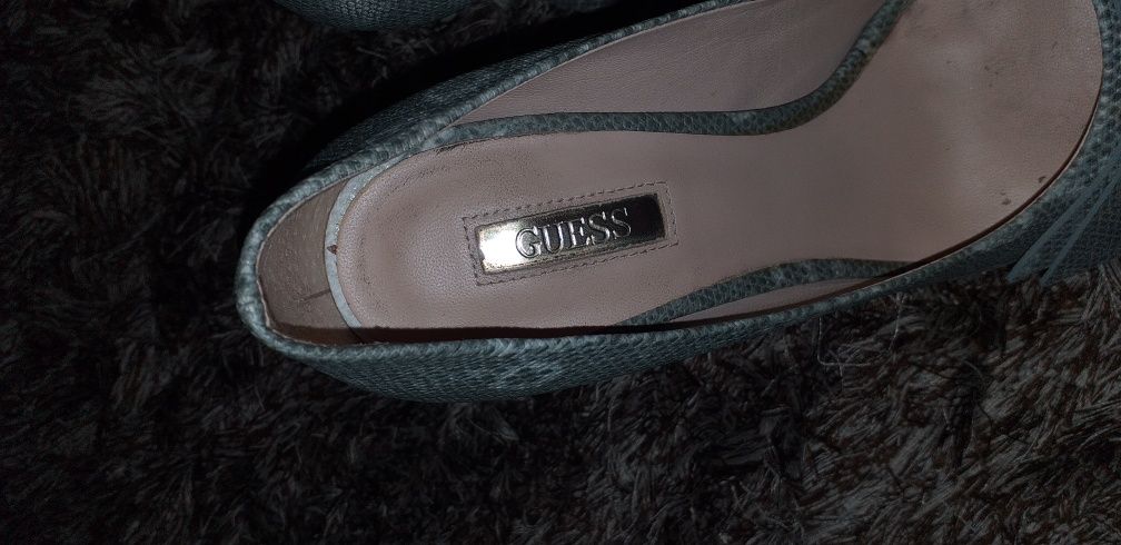 Sapatos Guess muito elegantes!