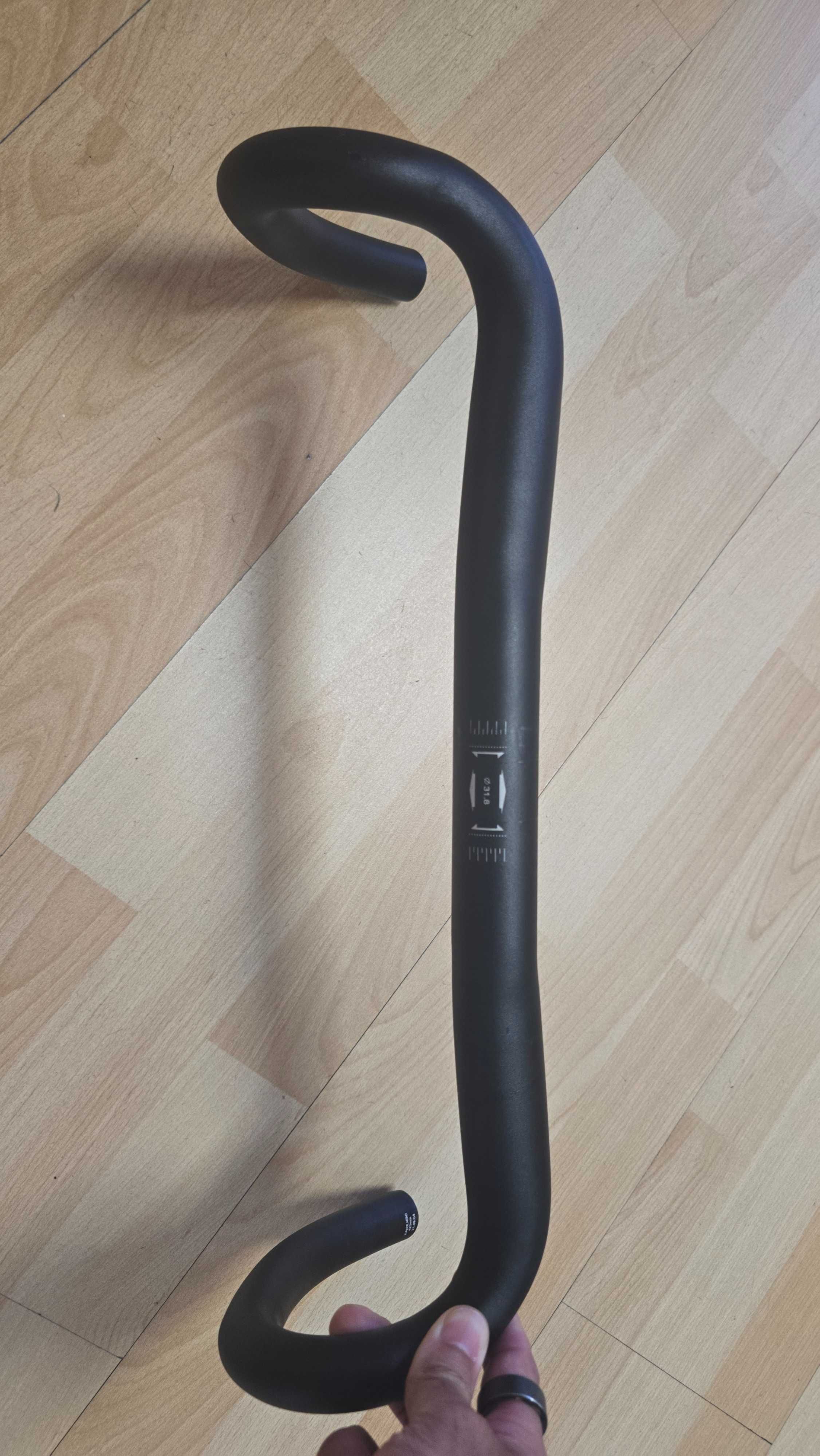 Guiador Estrada ONE Alloy, X-Race Aero