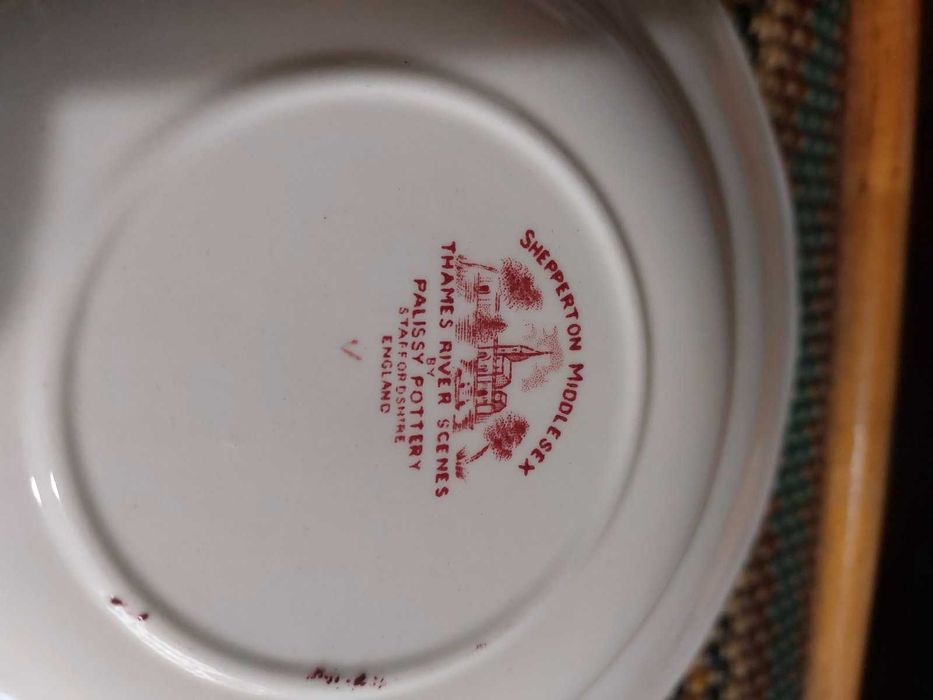 Фарфоровая Суповая тарелка и Wedgwood (Старая Англия )