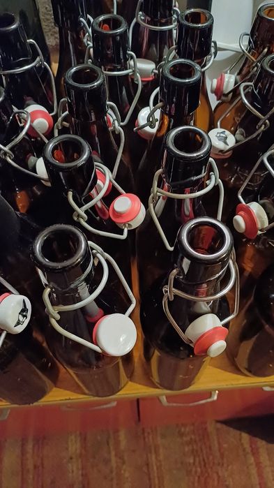 Butelka szklana zamykana na kabłąk, typ krachla