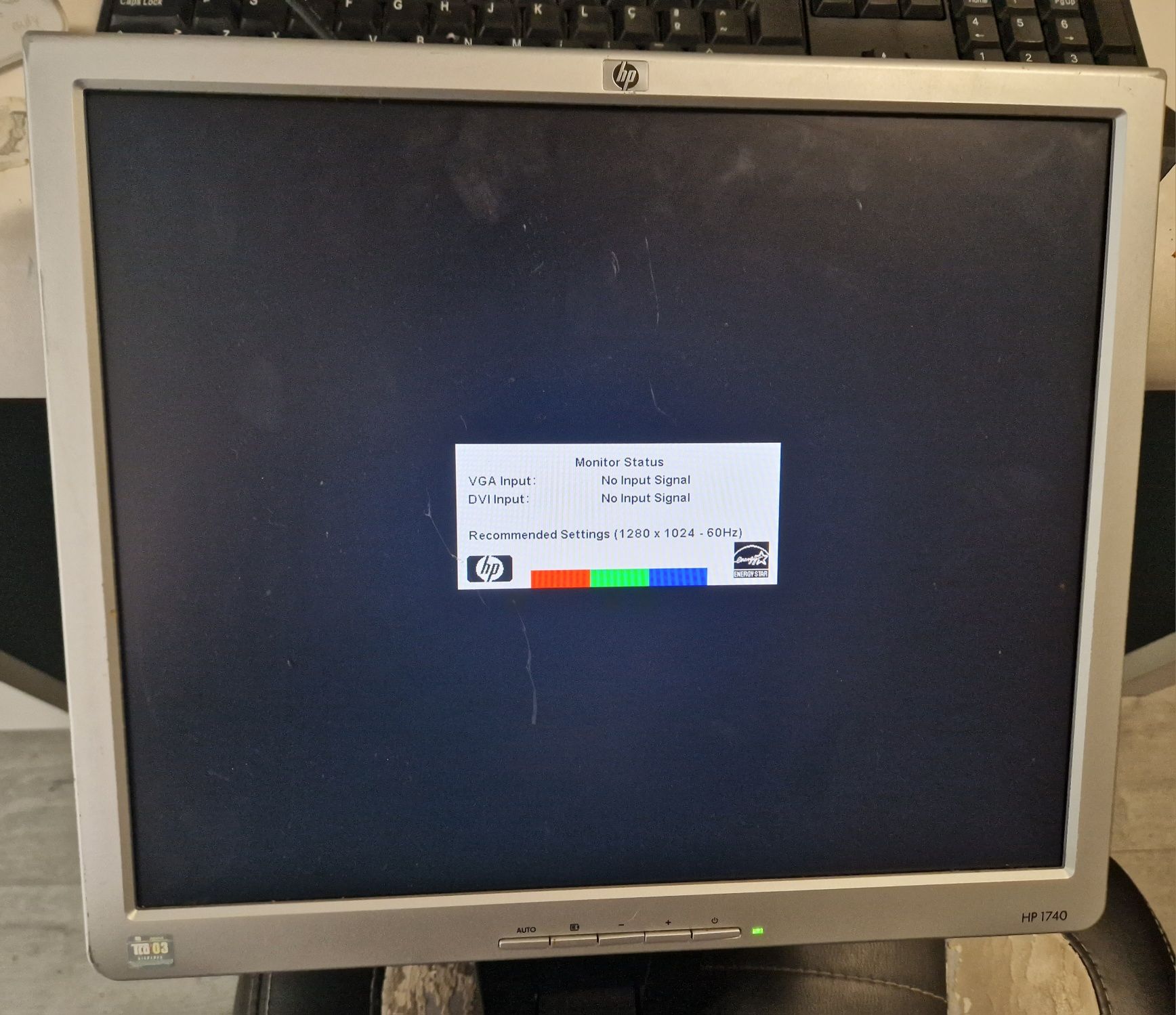 Monitor HP 1740 com Suporte regulável VGA / DVI