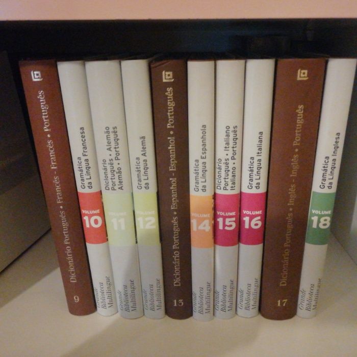 Dicionários e gramáticas novos 18 volumes