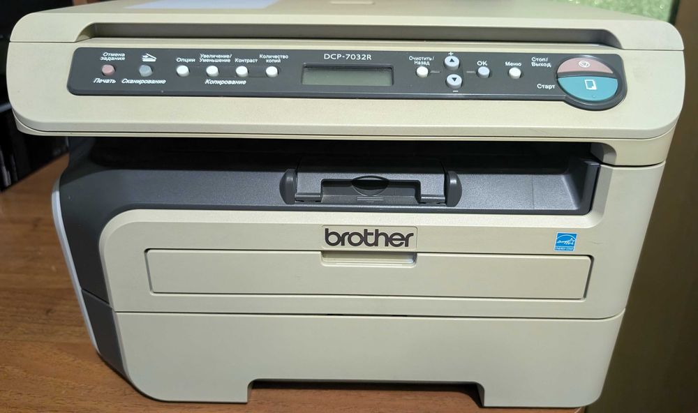 БФП (принтер, сканер) Brother DCP-7032R лазерний чорно-білий друк