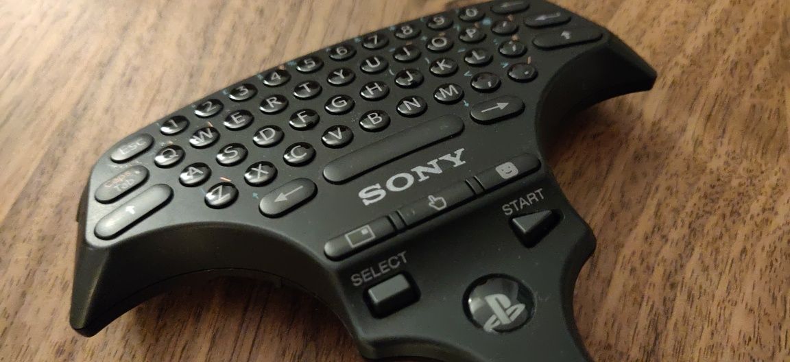 Teclado + telecomando Playstation