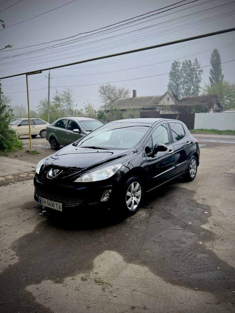 Peugeot 308 хетчбек