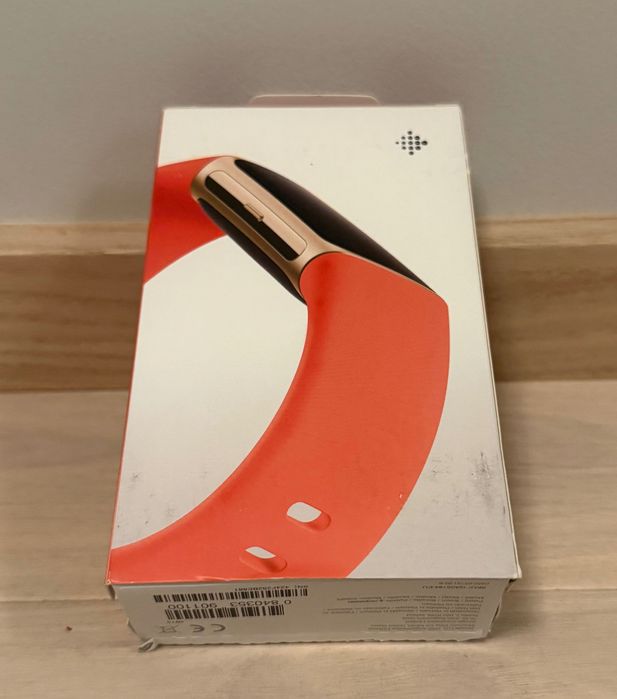 Fitbit Charge 6 • Red • Новий