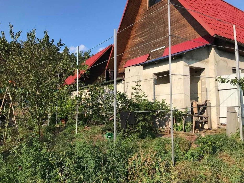 Здам будинок і прибудинкову територію