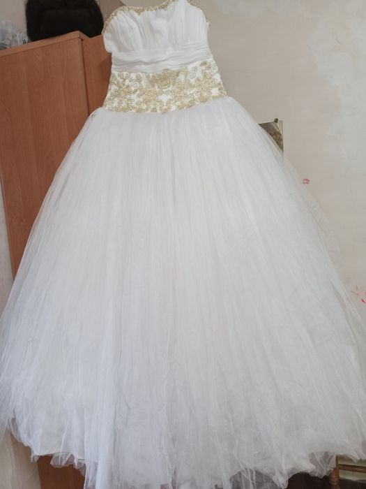 Весільна сукня бу
