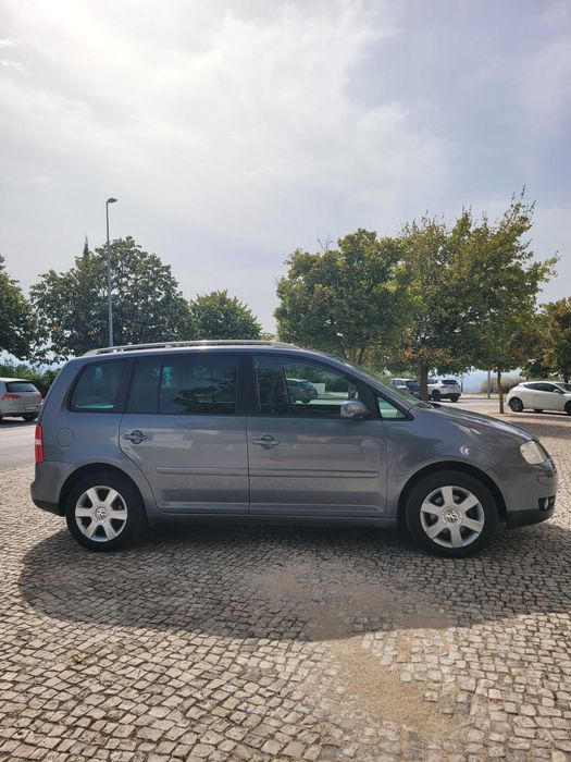 Volkswagen Touran 1.9 TDI (2005) – 7 Lugares, Cx Automática