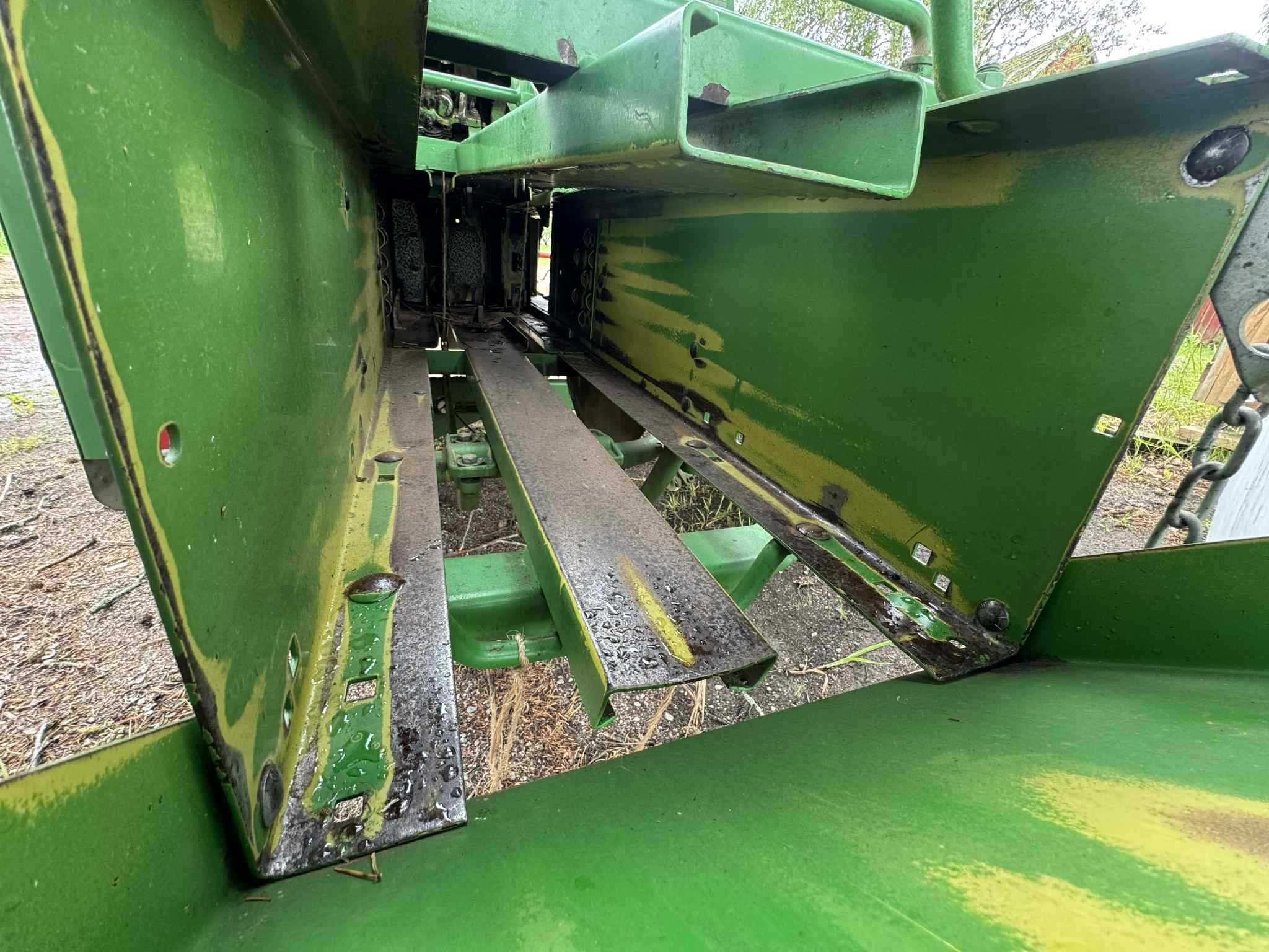 Тюковий Прес Підбирач Пресс подборщик JOHN DEERE 330 (339-332-336-349)