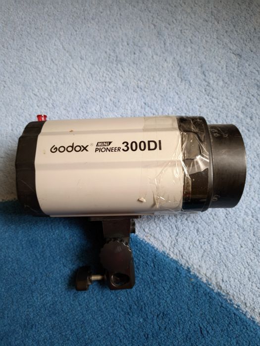 Продам студійний спалах (світло) Godox
